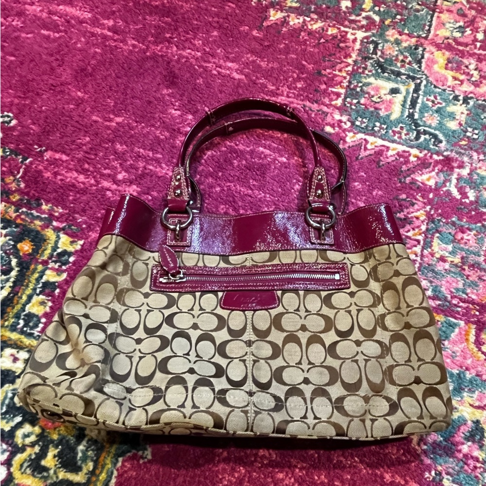 Coach | Penelope Signature Jacquard Patent Leather Tote with Zipper F15534